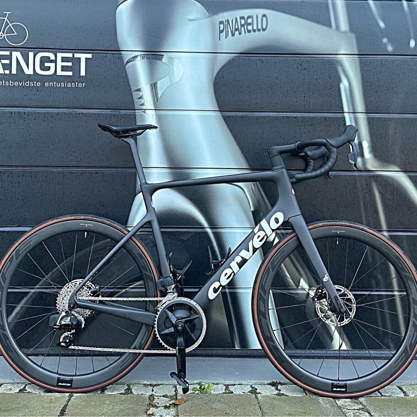 Cervélo Caledonia-5 Rival AXS Flere Varianter