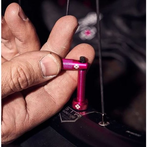 Muc-Off Ventiler til tubeless Flere farver og længder på lager Tryk her