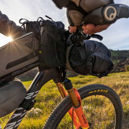 Topeak Frontloader Styrtaske 12L Flere varianter