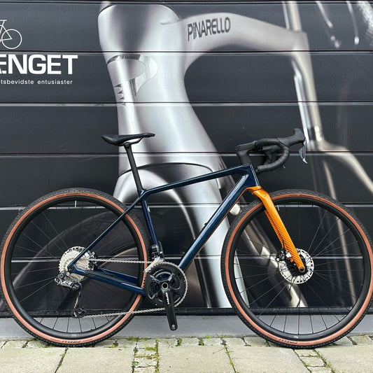 Orbea Terra M20i TEAM Blue Carbon View/Leo Orange Small