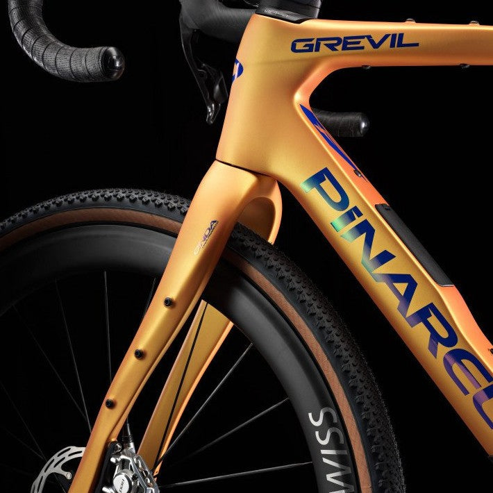 Pinarello Grevil F9 Red XPLR AXS 2026 Atlas Sun